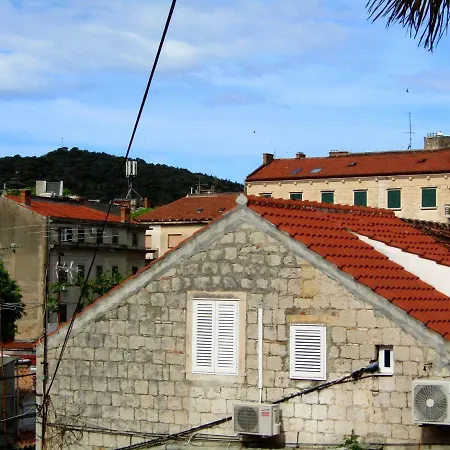 Ruzmarin * Split